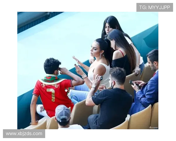 乔治娜分享迷你罗在U16国家队夺冠庆祝瞬间感慨妈妈为你感到无比骄傲